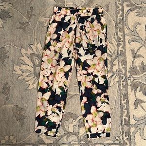 Super cute floral J. Crew joggers 🌸